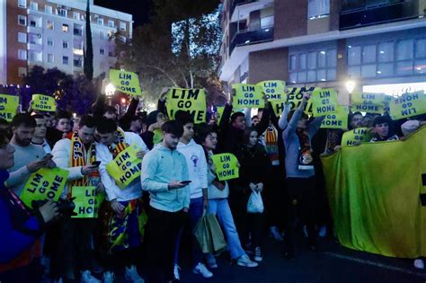 As Ha Sido La Protesta Contra Peter Lim Antes Del Enfrentamiento