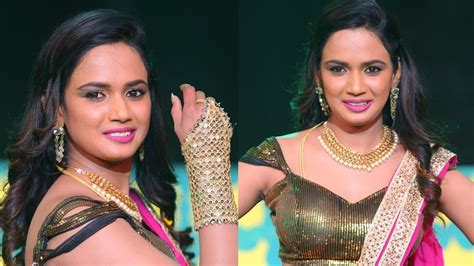 Anchor Ariyana Shared Her Glamour Looks In Social Media హాట్ గేరేసి