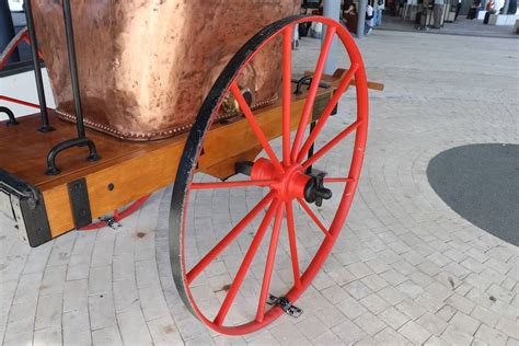 Fotos Tres esculturas engalanan la estación de tren leonoticias