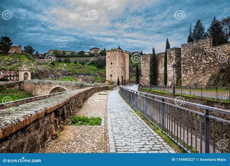 Alcantara bridge in Toledo stock image. Image of spain - 116980227