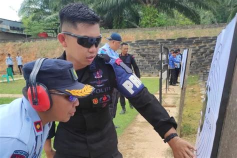 Petugas Lapas Kelas Ii B Singkawang Ikuti Latihan Menembak Antara