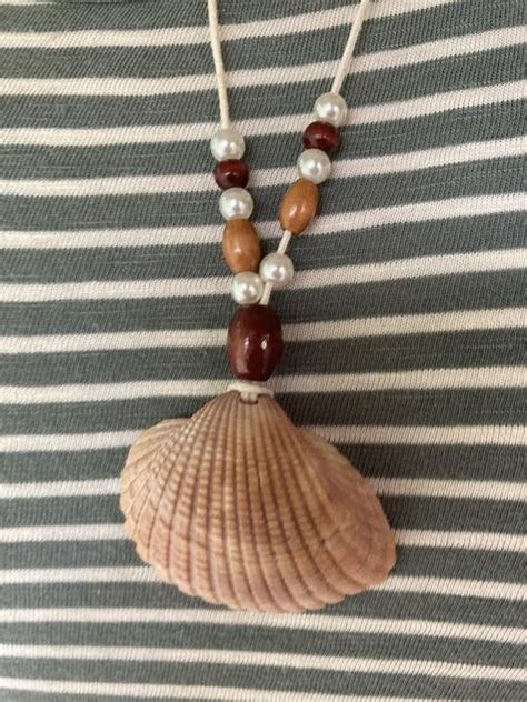 Beautiful Handmade Natural Shell Necklace Measures 16 5 Inches Can Be