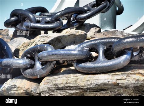 Closeup Of Big Heavy Iron Chain Of Anchor Stock Photo Alamy