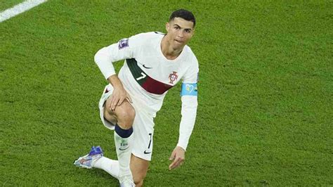 Cristiano Ronaldo Laddio Allo United Mette Ancora Nei Guai La Juventus