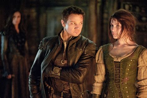 Foto De Jeremy Renner Hansel Y Gretel Cazadores De Brujas Foto Gemma Arterton Jeremy