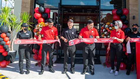 Look Panda Express Opens First Drive Thru Branch In The Philippines