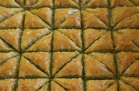 Bajramska Poslastica Majstori Baklave Naporno Rade Kako Bi Pripremili