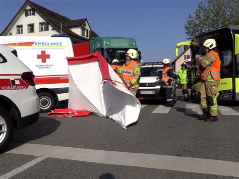 T Dlicher Unfall In Lauterach Radfahrer Von Lkw Erfasst Lauterach