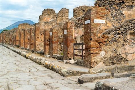 Calle De La Antigua Ciudad Romana De Pompeya Italia Foto Premium