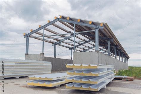 Steel Stainless Steel Galvanised Polyurethane Sandwich Panel For