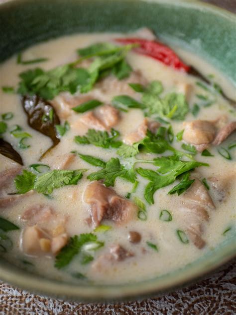 Tom Kha Gai La Soupe Tha Au Poulet Galanga Et Lait De Coco