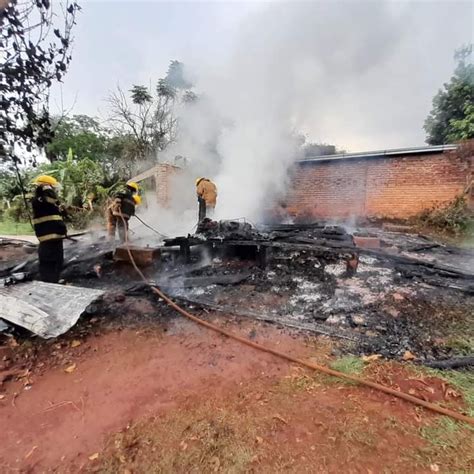 Una Mujer Y Sus Dos Hijos Perdieron Todo Al Incendiarse Su Vivienda En Barrio Primavera Eldopolis