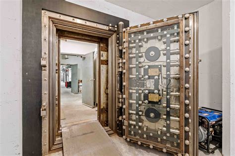 The history of 3 stone st ny includes a secret underground vault 3