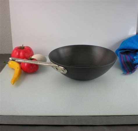 Commercial Cookware Toledo Anodized Aluminum Small Wok