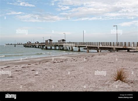 Fishing Pier Fort De Soto Florida Usa Stock Photo Alamy