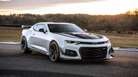 Chevy Camaro Zl1 Gets Even More Hardcore With 1le Package