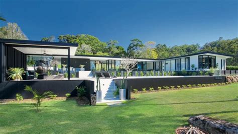 Magnificent Modern House in Australia by Sarah Waller Architecture