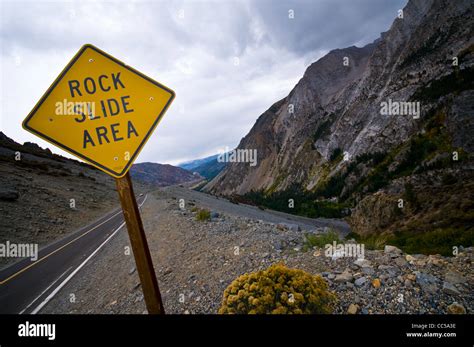 Rock slide area warning sign hi-res stock photography and images - Alamy