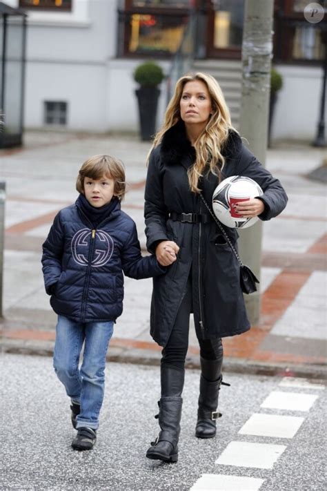 Sylvie Van Der Vaart Moral Et Crinière En Berne Son Fils Son échappatoire Purepeople