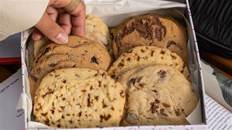 Voici L Incroyable Recette De Cookies Au Chocolat Blanc Et Noix De