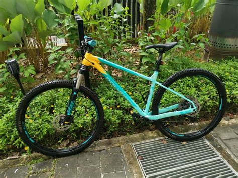 Fast Sale Polygon Xtrada L Frame Mountain Bike Sports