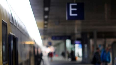 Unwetter legt Bahnverkehr um Bremenlahm Baum stürzt auf Gleise