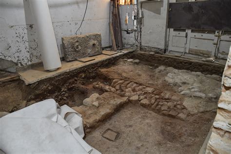 Una descoberta permet saber el traçat nord de la muralla de Sabadell