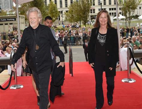 Kris Kristofferson's Wife Lisa Meyers & Kids: 5 Fast Facts