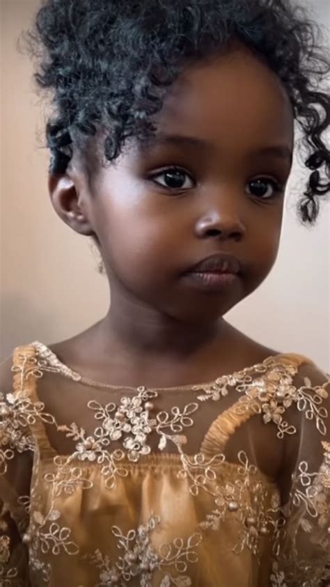 Pin By Aro On Beebees Dark Skin Models Beautiful Black Babies