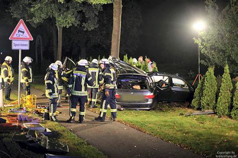 Horror Unfall Auf Der B J Hriger Autofahrer Prallt Gegen Baum