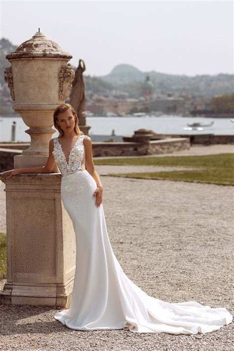 Sheath column wedding dress 60 photos - Astyledwedding.com