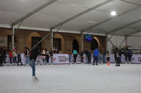 Hay Pista De Hielo Y Resbaladero De Hielo Gratis En Nuevo Laredo