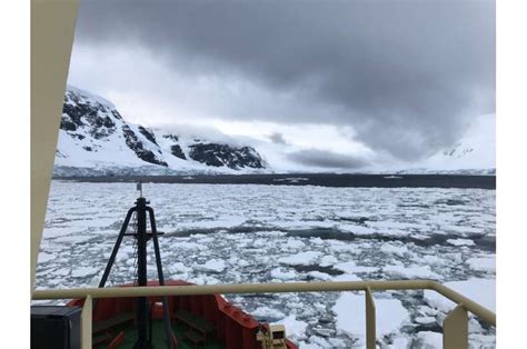 Polar Experiments Reveal Seasonal Cycle In Antarctic Sea Ice Algae