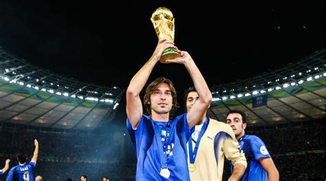 Andrea Pirlo Celebrando La Leyenda Del Futbol Italiano En Su