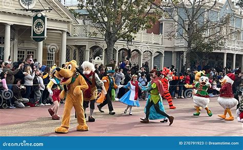 2022 Mickeys Once Upon A Christmastime Parade At The Disney Magic