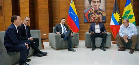 Cumbre Del Alba Ya Recibe A Los Primeros Ministros Del Caribe