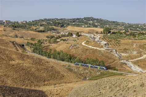 Ale Der Fs Zwischen Caltanissetta Xirbi Und Caltanissetta Centrale