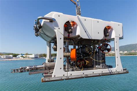 What Are Underwater ROVs & How Are They Used?