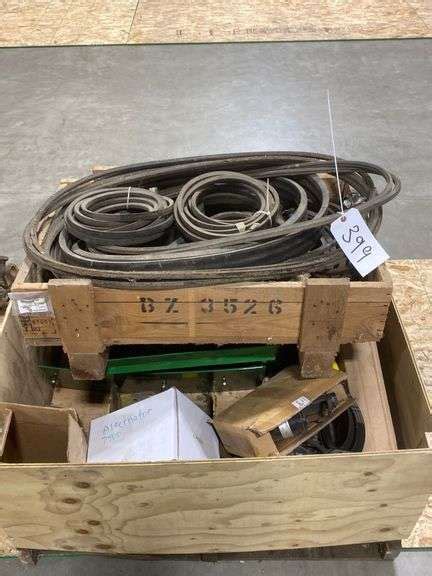 Box Of Jd 7000 Series Parts Beekman Auctions