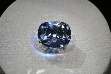 9 Rarest Types Of Diamonds In The World