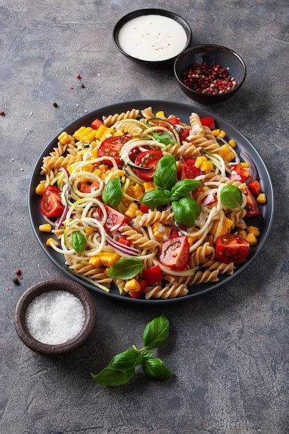 Salada De Macarr O Saud Vel Abobrinha Milho Doce Tomate E Almo O