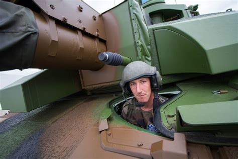 Char Leclerc quand le pilote conduit la tête à l air