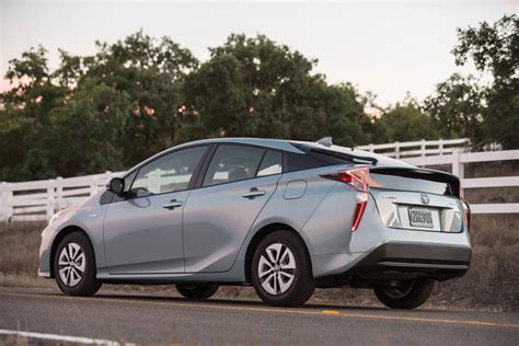 Toyota Prius Hybrid 2016 Описание Характеристики Toyota Prius Hevcars