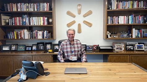 Pharmacist Celebrates His 50th Anniversary Working At Walmart