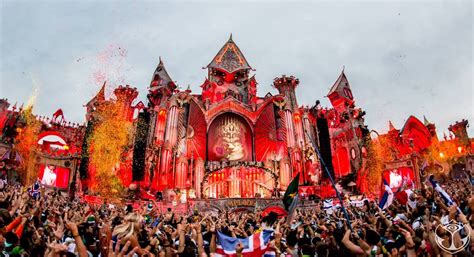 Tomorrowland Todo Lo Que Deb S Saber Sobre El Festival De Electr Nica