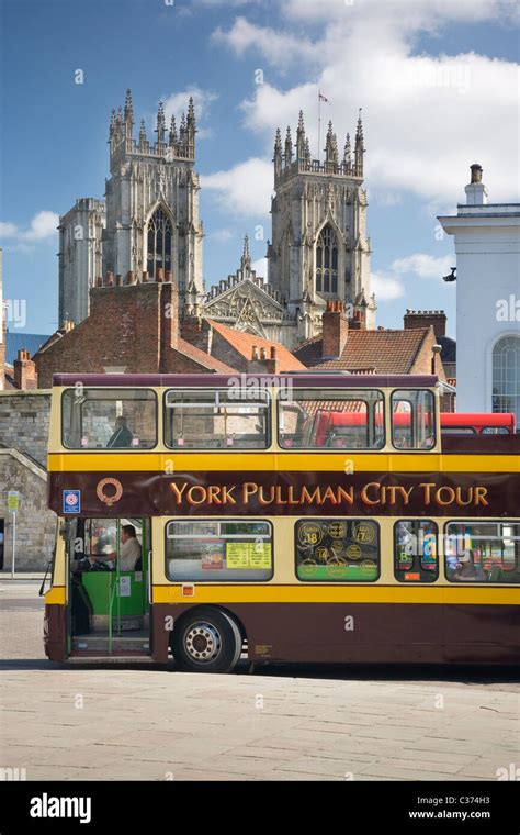 Sightseeing Bus Oben Offen Fotos Und Bildmaterial In Hoher Aufl Sung