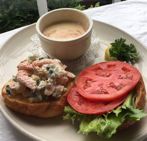 Myrtle Beach Seafood: 8 Must-Visit Restaurants for Local Freshness