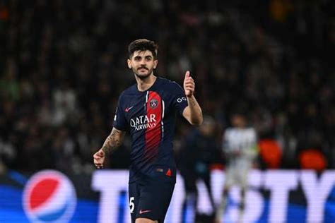 Beraldo Celebra Estreia Na Champions E Recebe Elogios No Psg Liga Dos