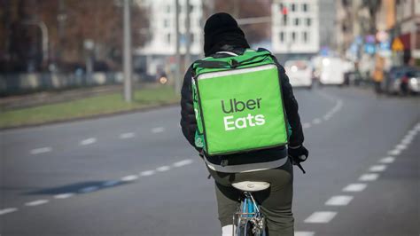 Kulisy pracy dla Uber Eats stawki są żenująco niskie zasady higieny