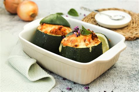 Gef Llte Zucchini Vegetarisch Mit Reis